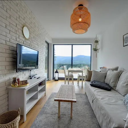 Invest Szklarska 800 B2 שצ'קלארסקה פוראובה